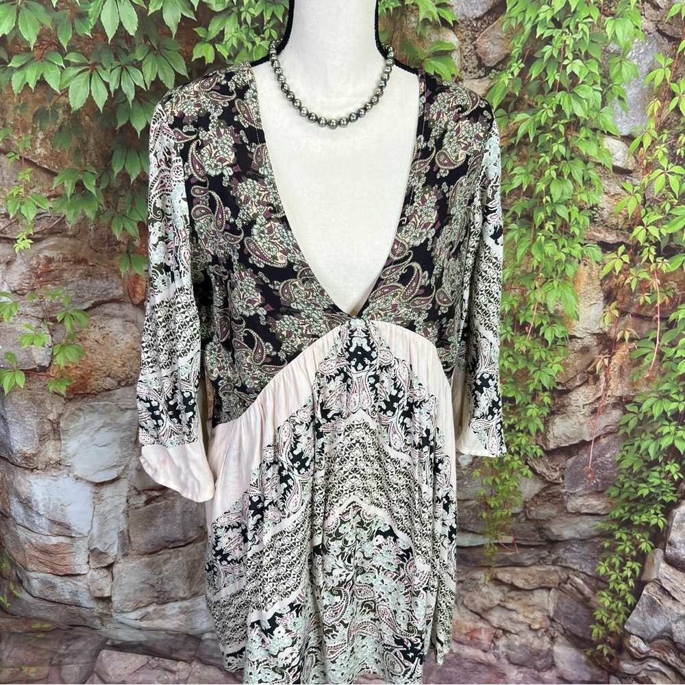 FREE PEOPLE Black, Cream, and Purple Paisley Boho Deep V-Neck Paisley Dress, S - Picture 3 of 12